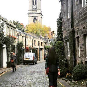 Meet your Posher, Momo